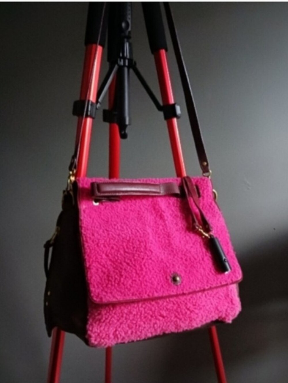 Jerome Dreyfuss Johan Pink Sherpa/ Burgundy Leather Crossbody Bag. - Picture 2 of 16